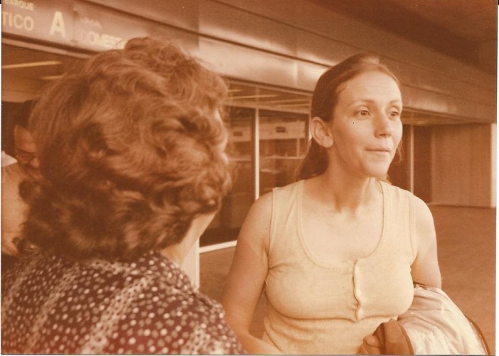 Júlia e mamãe Galeão 1979