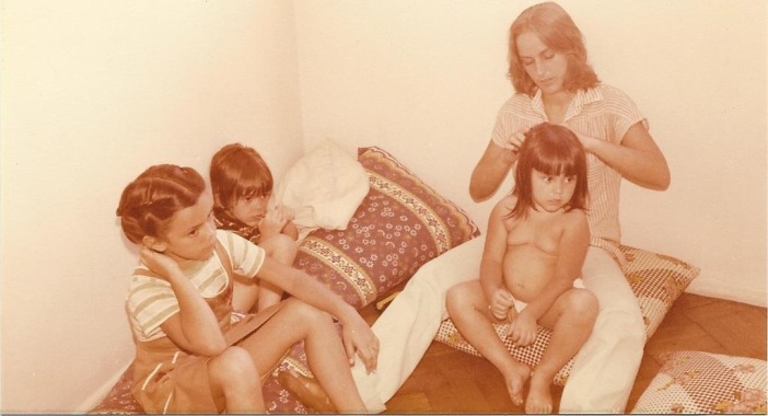 Tia Ção curtindo os sobrinhos 1979